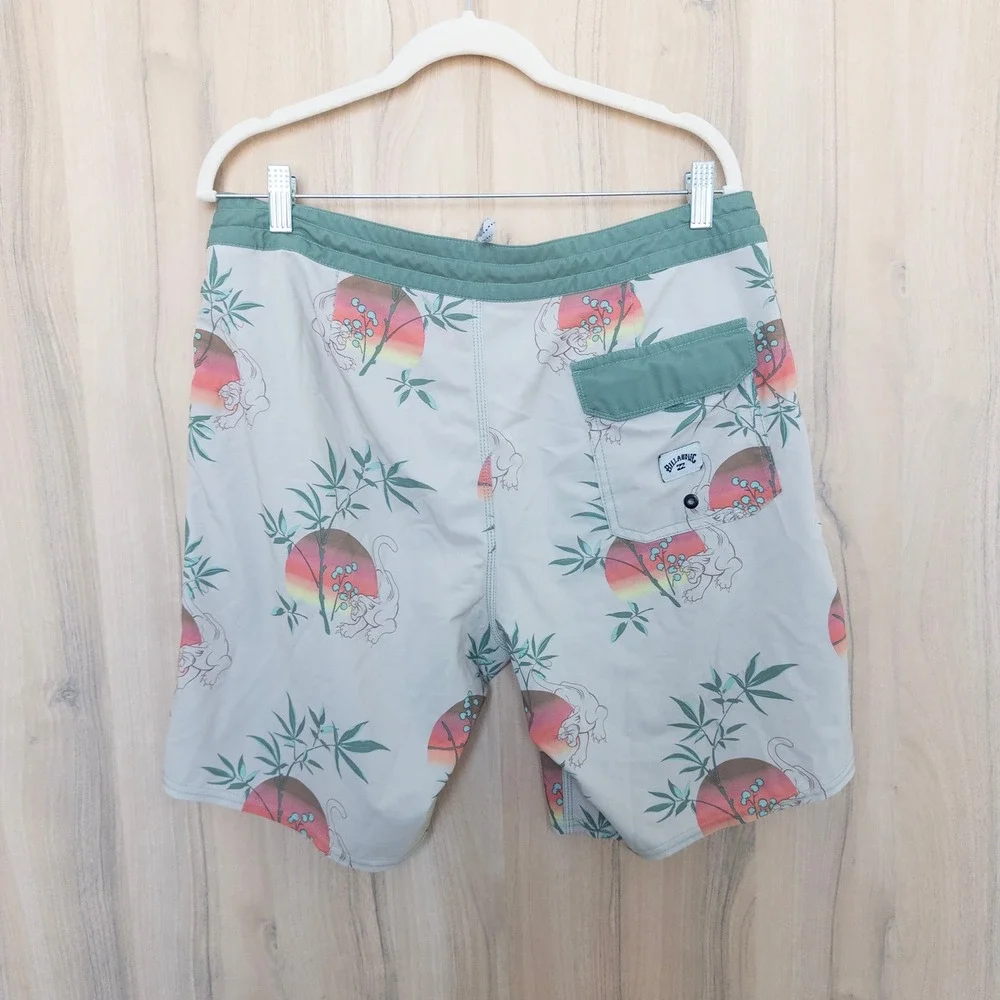Billabong Mens Board Shorts 33 Green Tiger Print Sundays Lo Tide Upcycler Surf